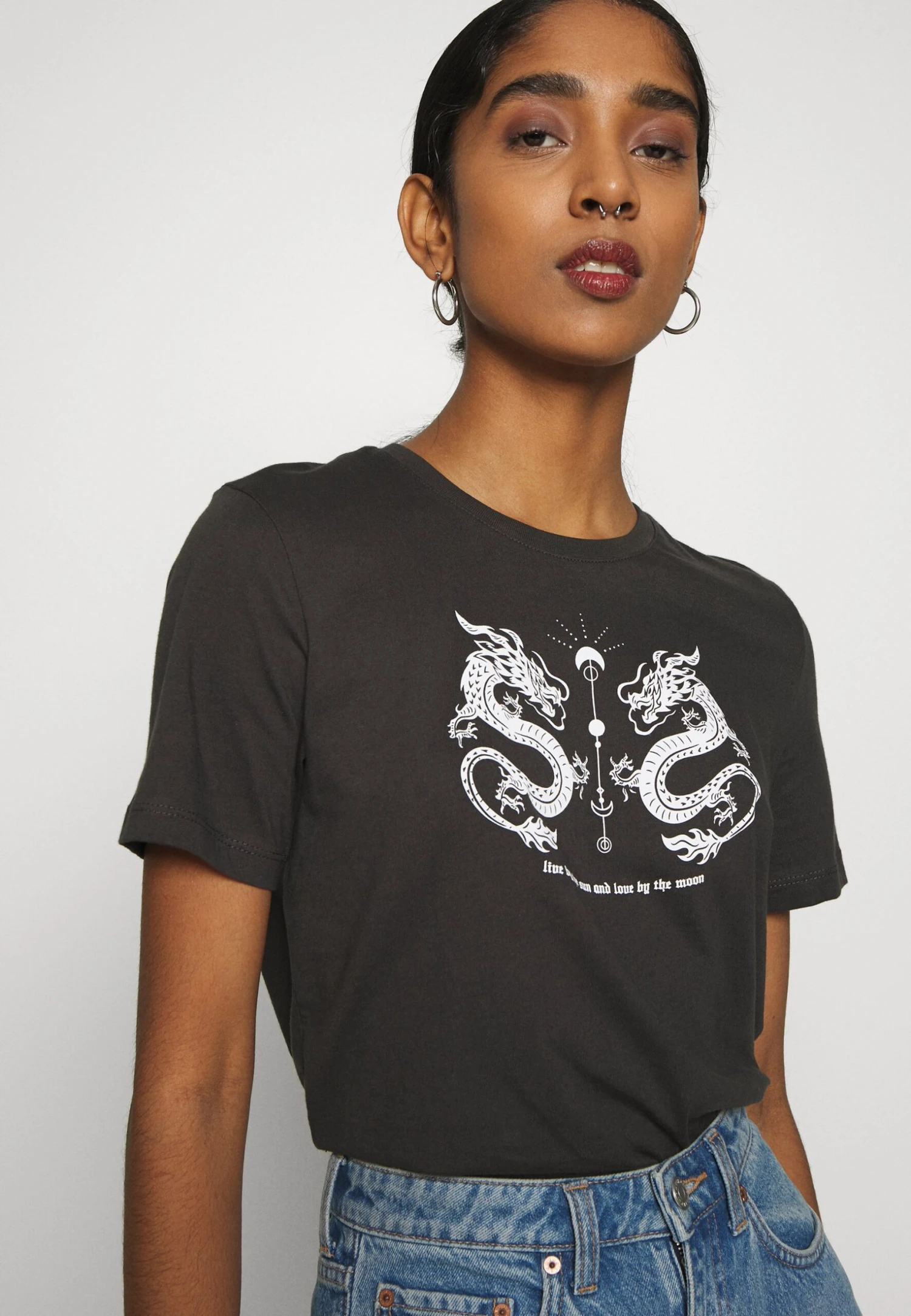 Even&Odd Hattie Mirrored Dragons Tee - T-Shirt Print - 801 - Anthracite - Image 6