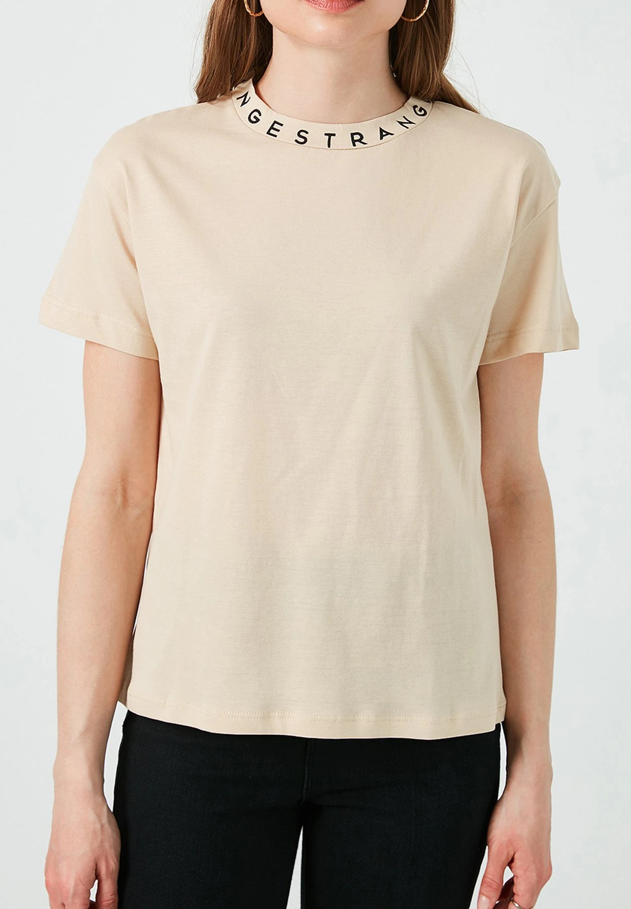 LELA Regular Fit - T-Shirt Print - Stone Colored - Image 4