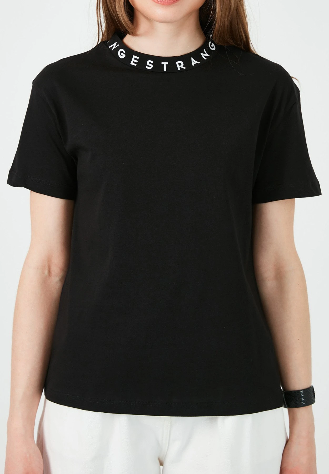 LELA Regular Fit - T-Shirt Print - Black - Image 4