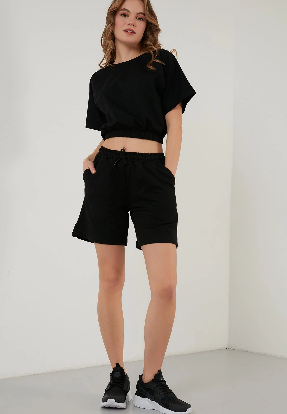 LELA Two Piece Set - Regular Fit - Shorts - Black - Image 2