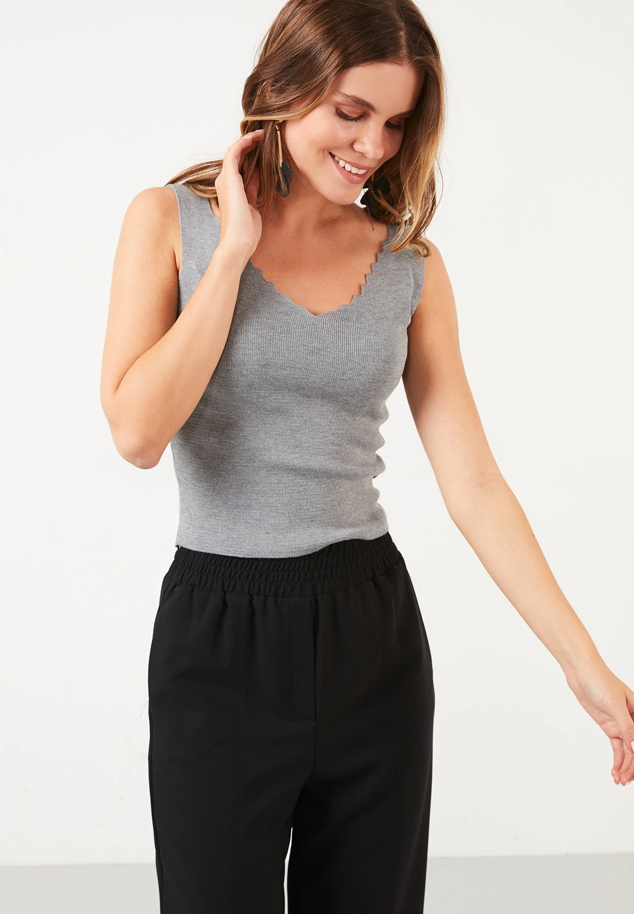 LELA Regular Fit - Top - Grey - Image 3